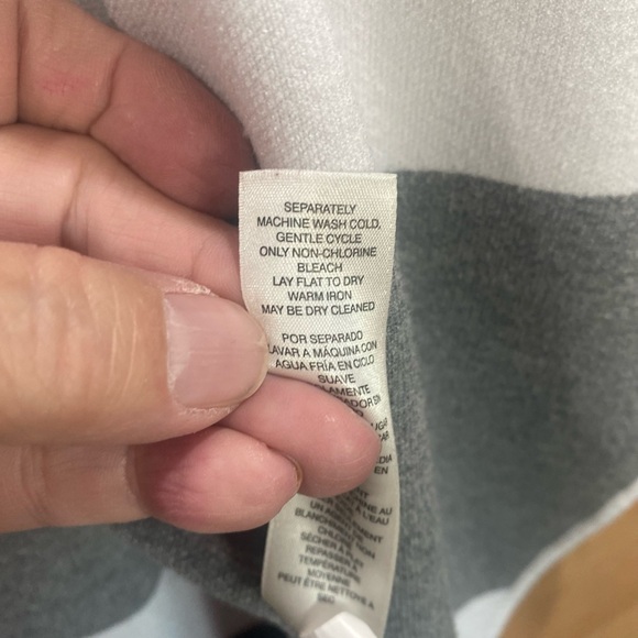 White House Black Market Cream Top - Picture 6 of 6